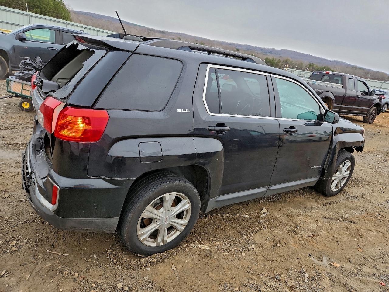 2017 GMC TERRAIN SLE photo 5