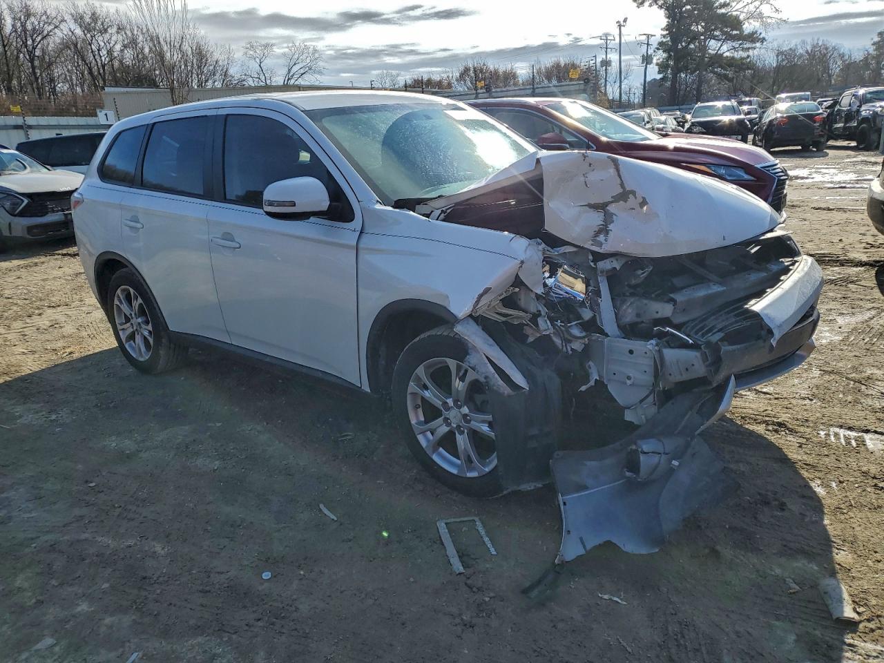 2015 MITSUBISHI OUTLANDER SE photo 4