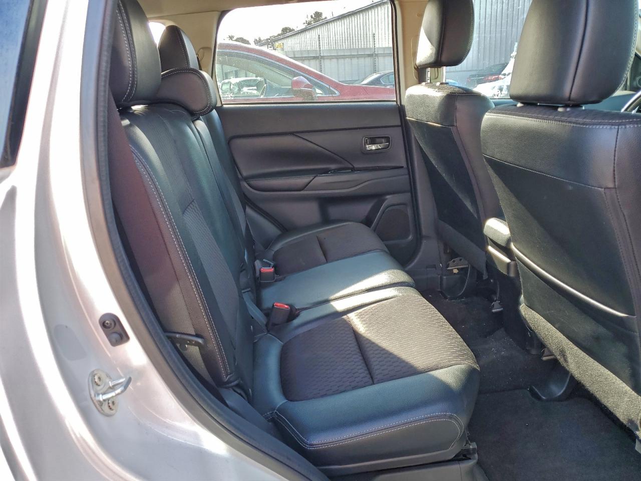 2015 MITSUBISHI OUTLANDER SE photo 11