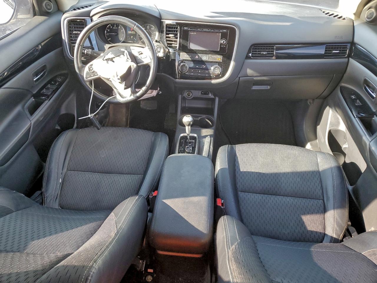 2015 MITSUBISHI OUTLANDER SE photo 8