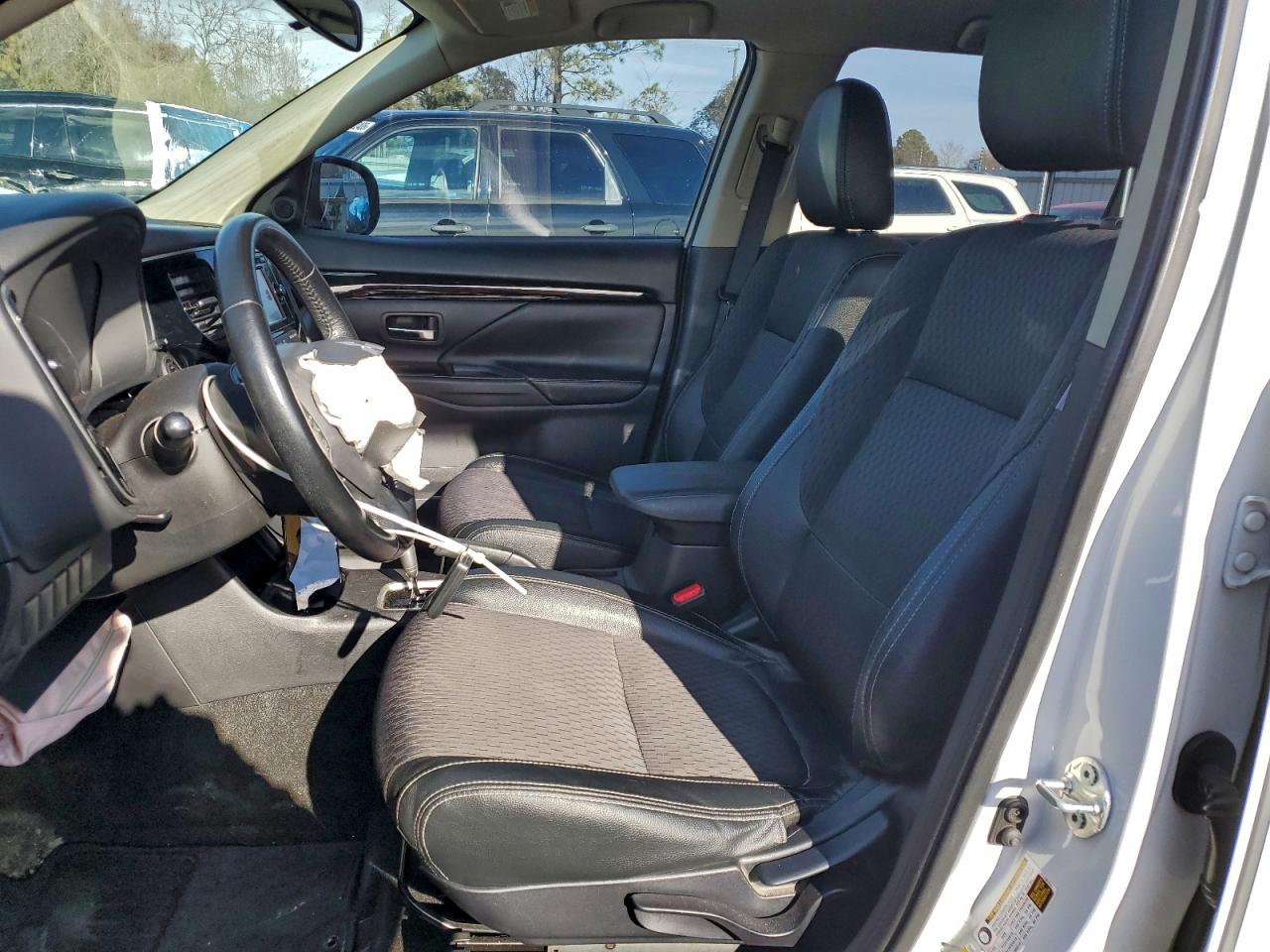 2015 MITSUBISHI OUTLANDER SE photo 7