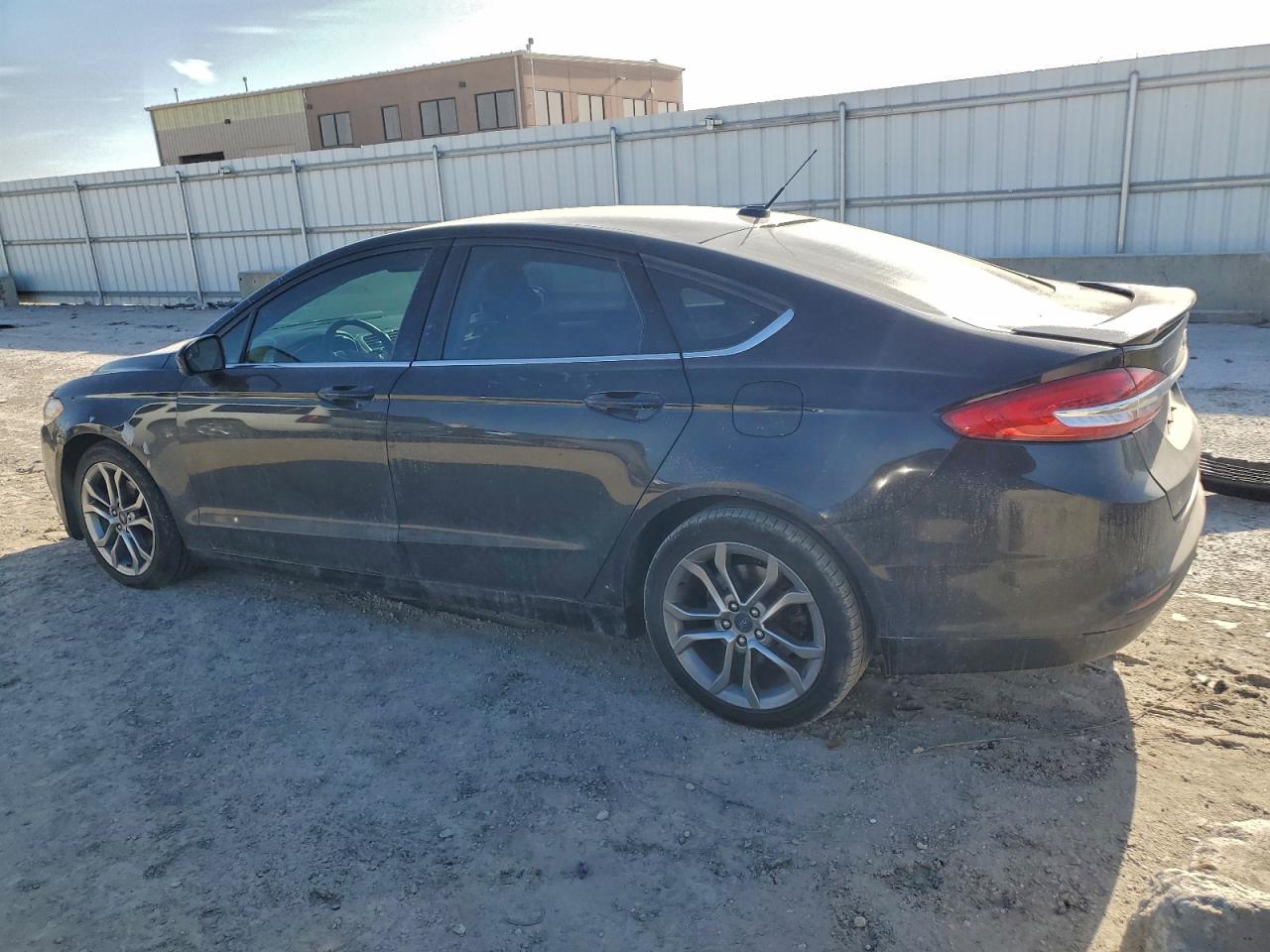 2017 FORD FUSION SE photo 2