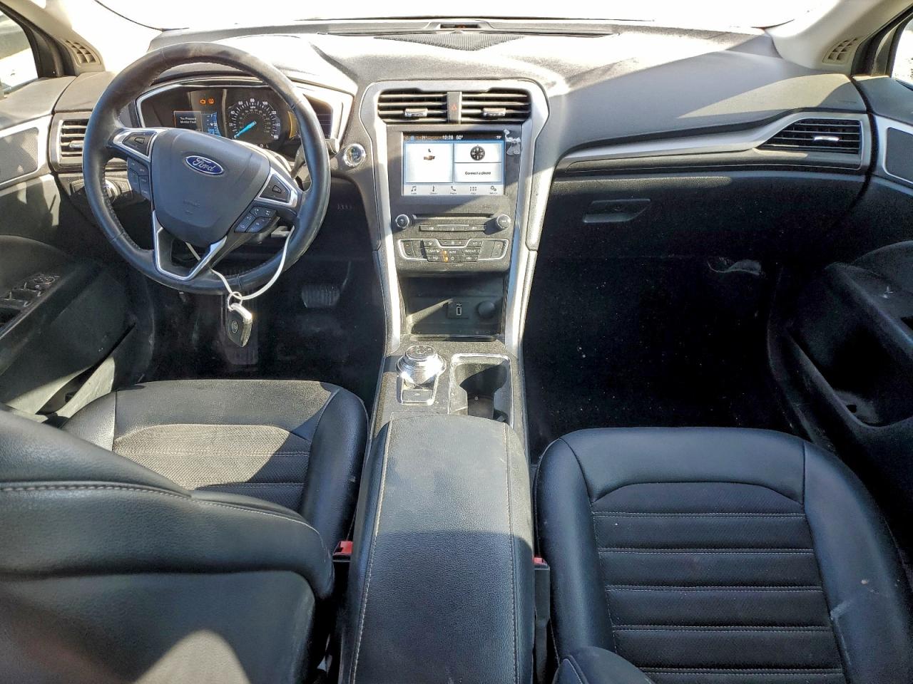 2017 FORD FUSION SE photo 8