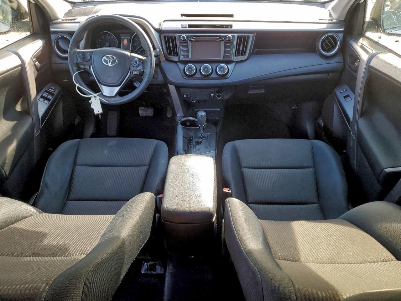 2017 TOYOTA RAV4 LE photo 8