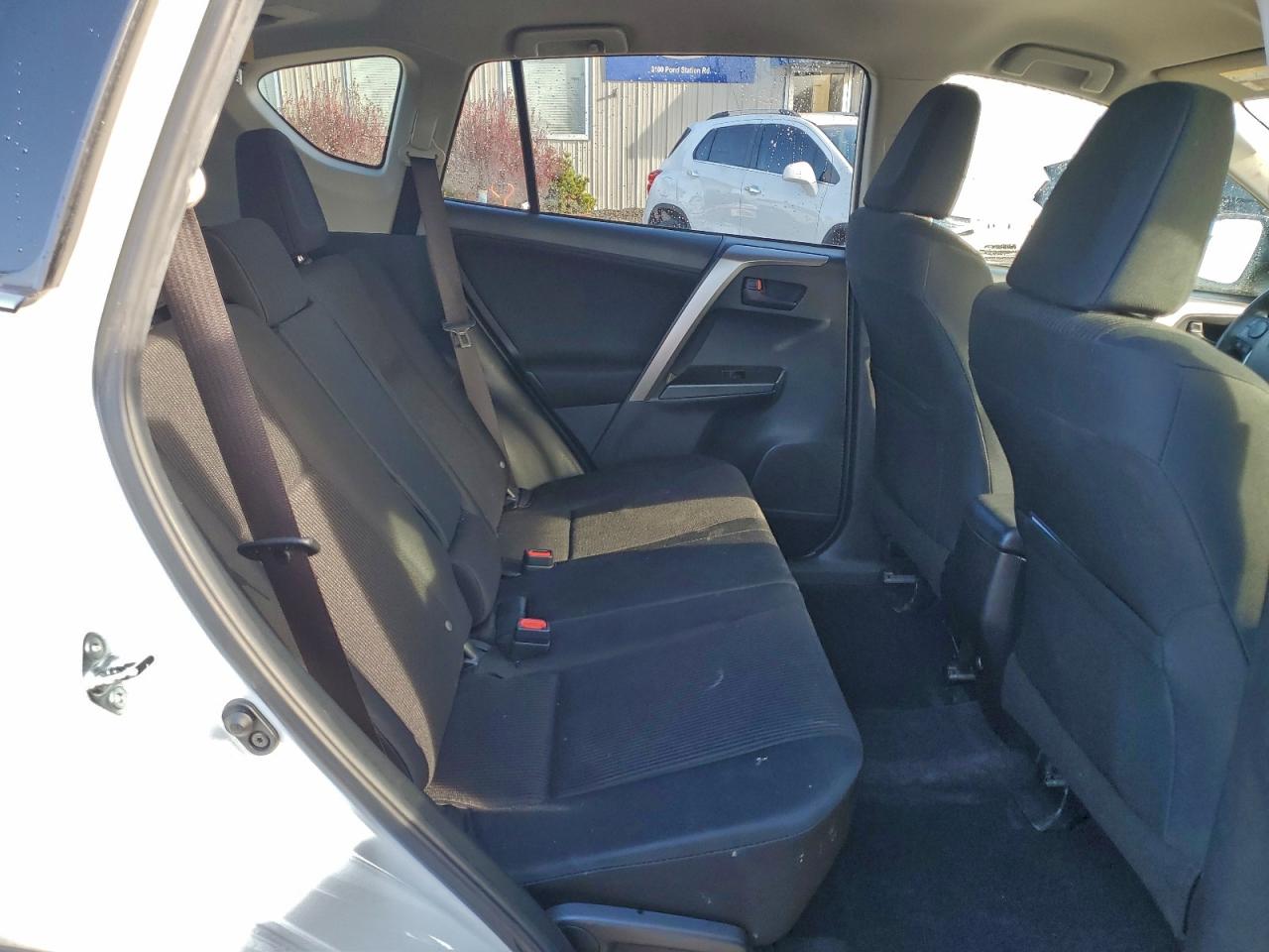 2017 TOYOTA RAV4 LE photo 11