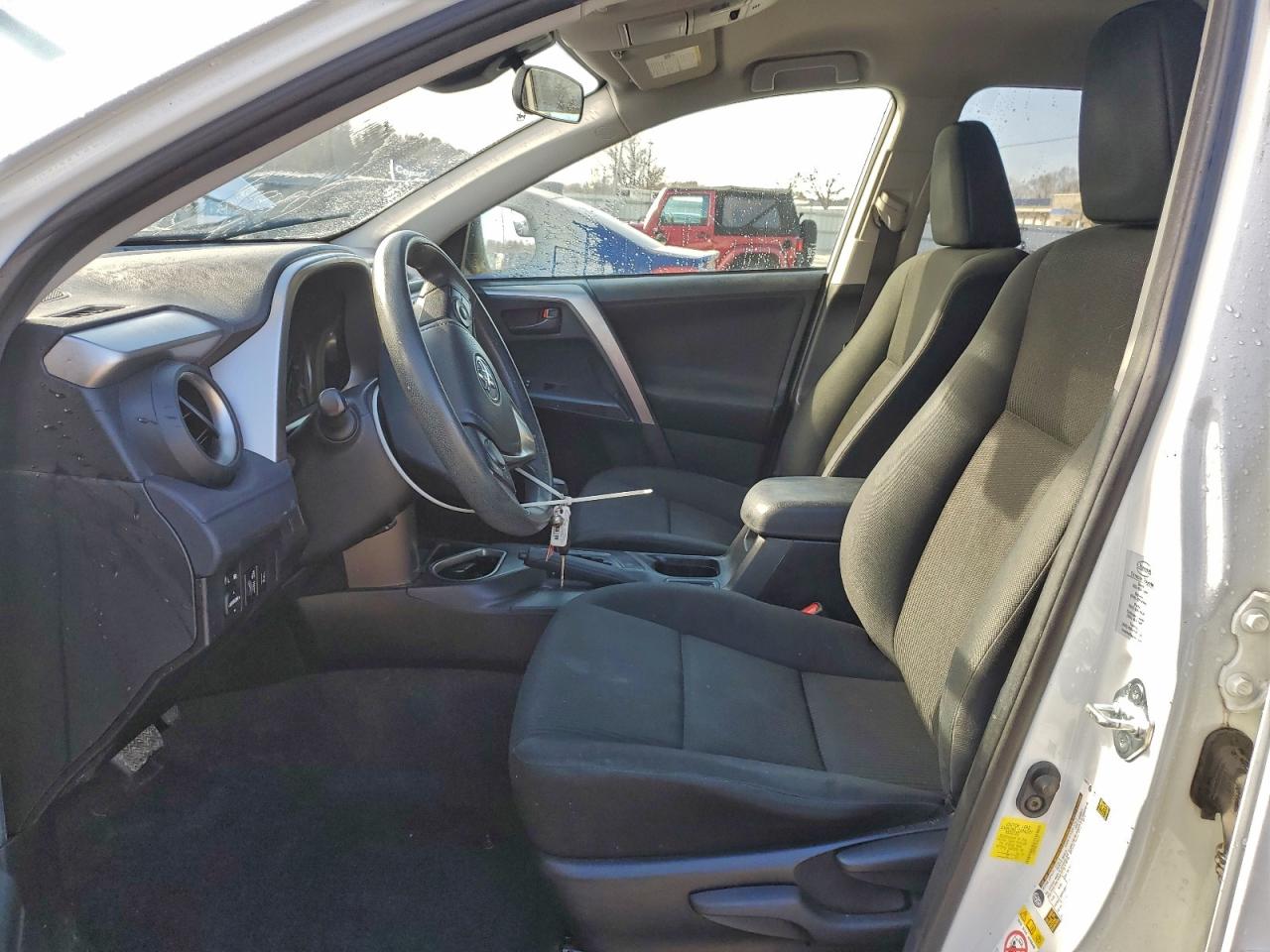2017 TOYOTA RAV4 LE photo 7