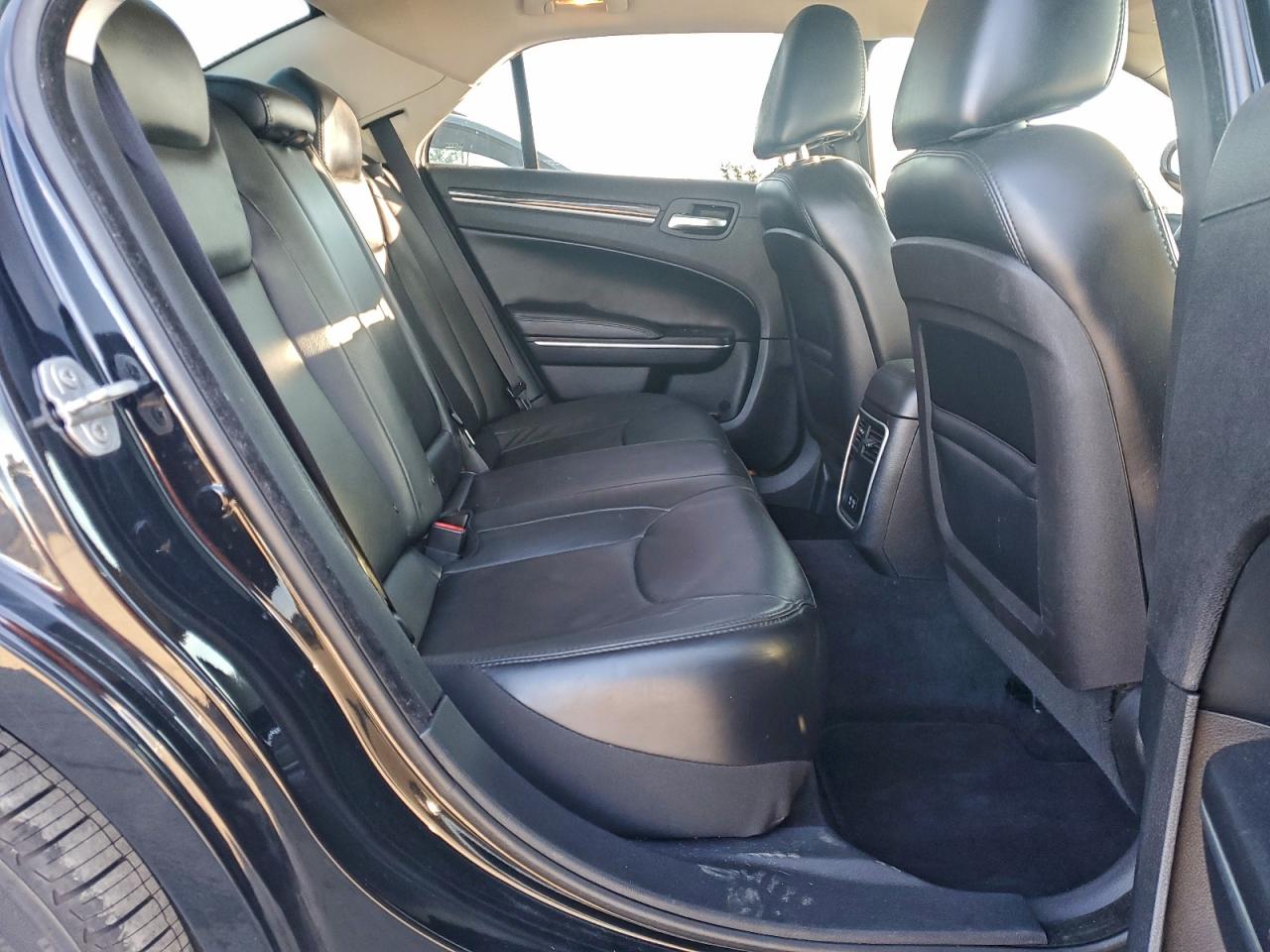 2015 CHRYSLER 300 LIMITED photo 11