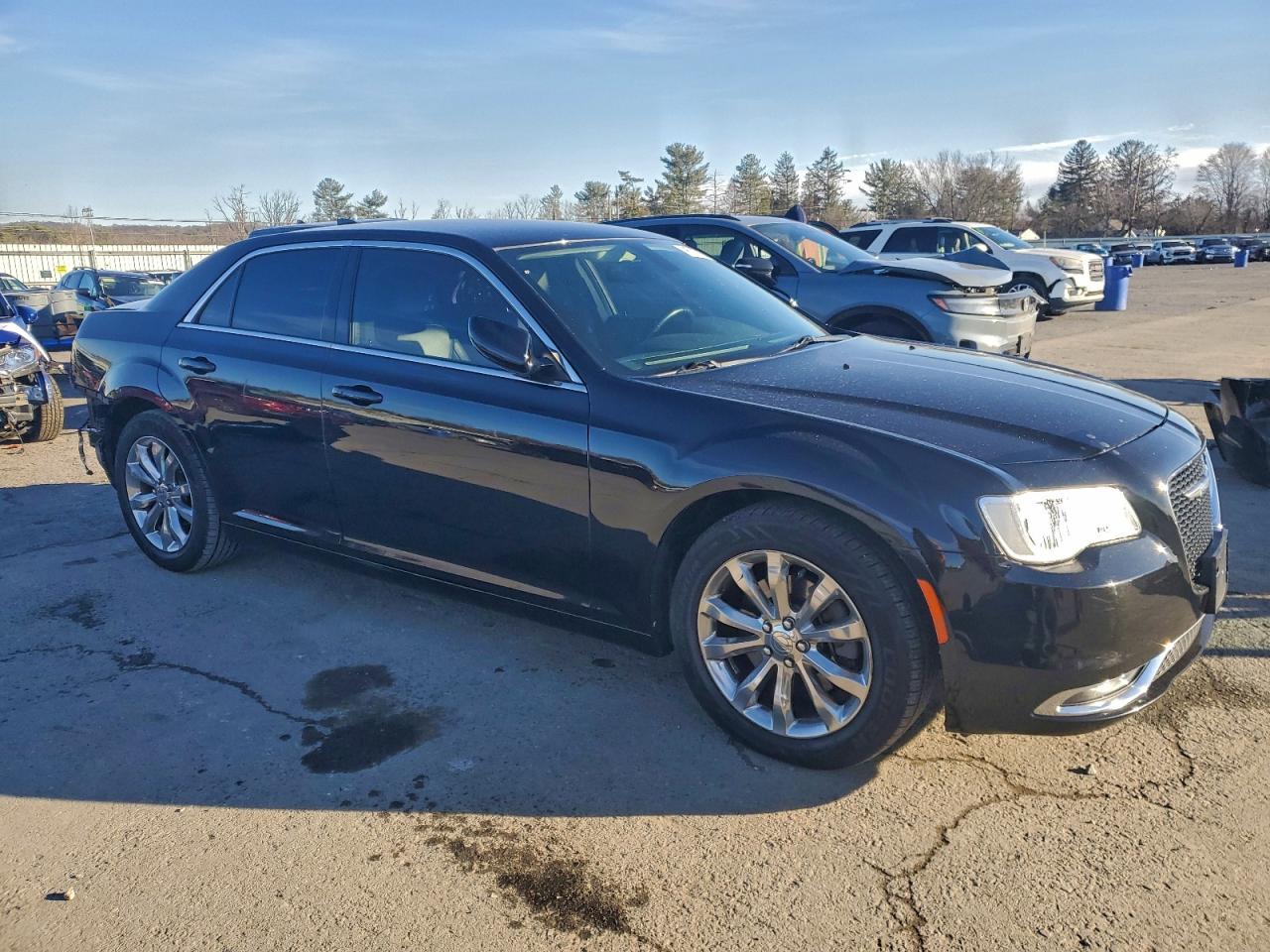 2015 CHRYSLER 300 LIMITED photo 4
