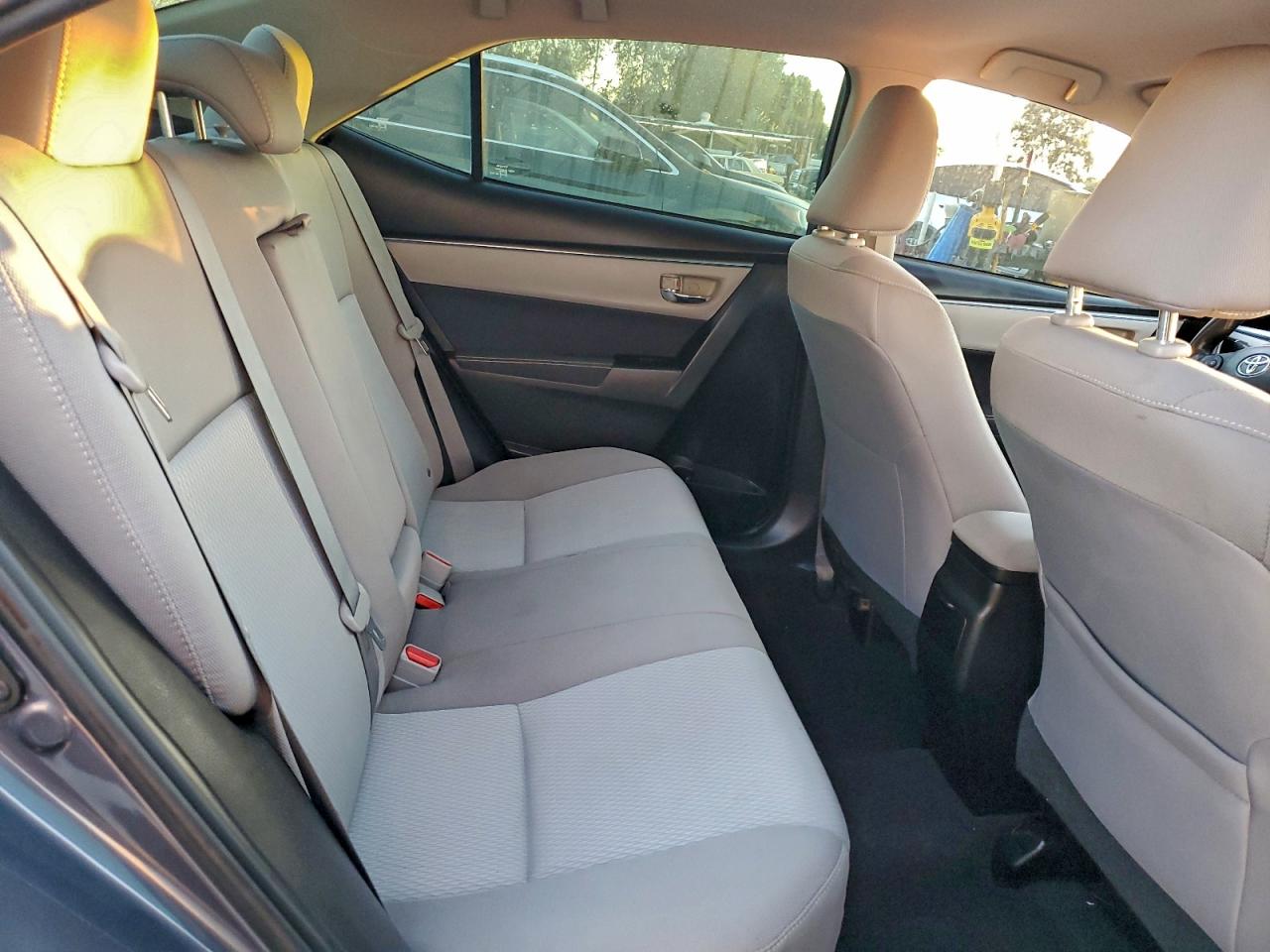 2016 TOYOTA COROLLA L photo 10
