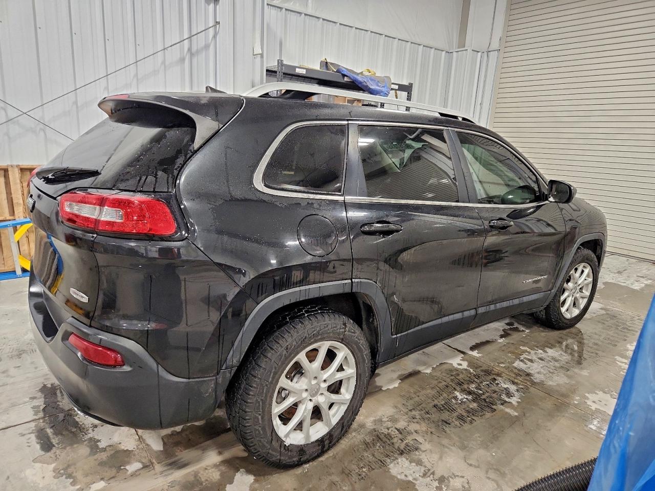2016 JEEP CHEROKEE LATITUDE photo 3