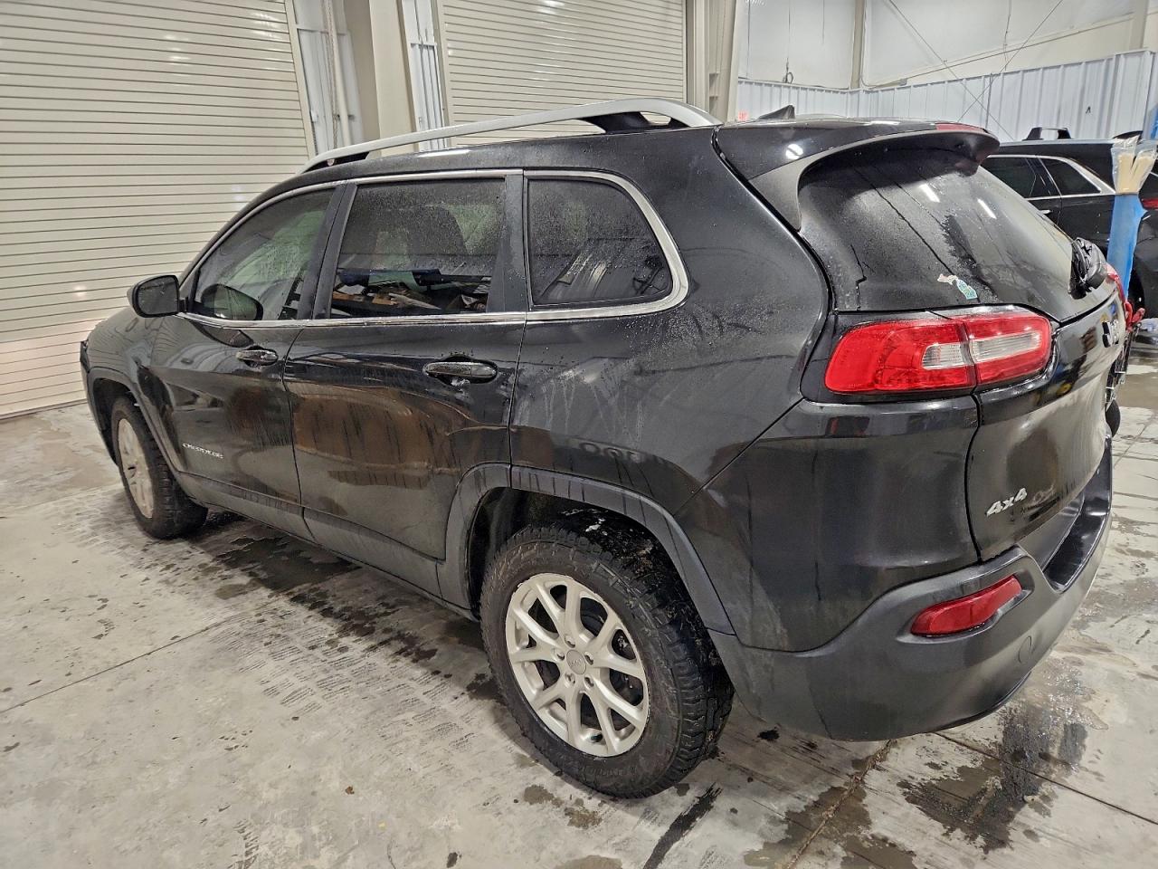 2016 JEEP CHEROKEE LATITUDE photo 2