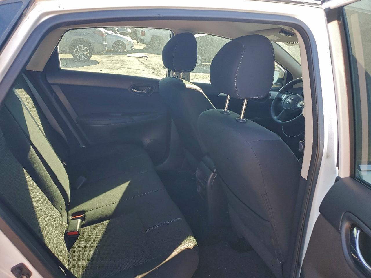 2018 NISSAN SENTRA S photo 10