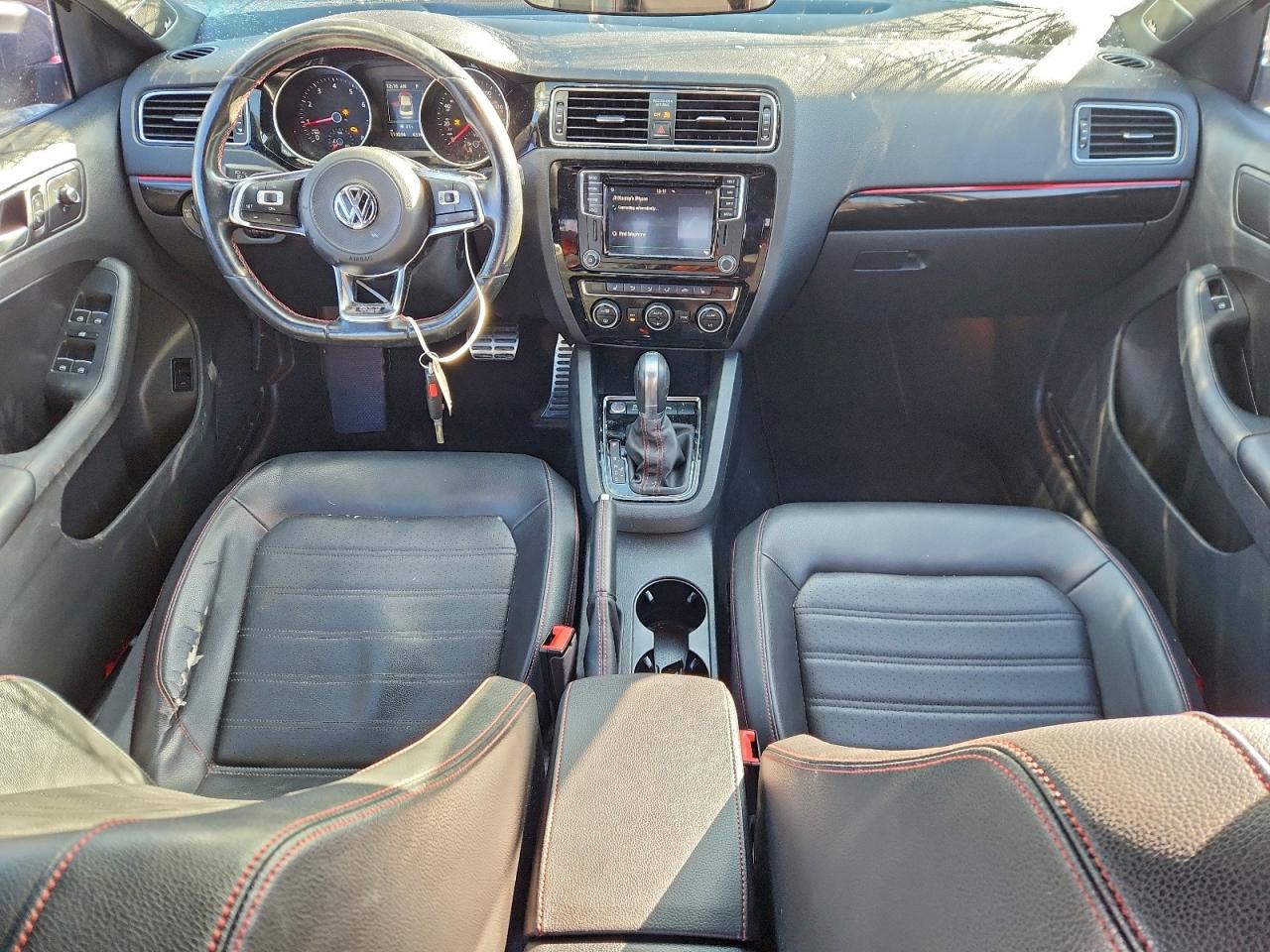 2017 VOLKSWAGEN JETTA GLI photo 8