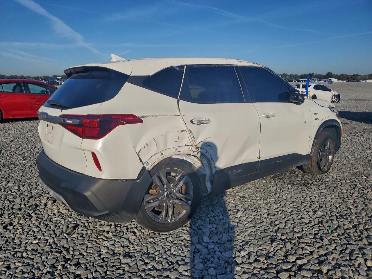 2023 KIA SELTOS LX photo 3