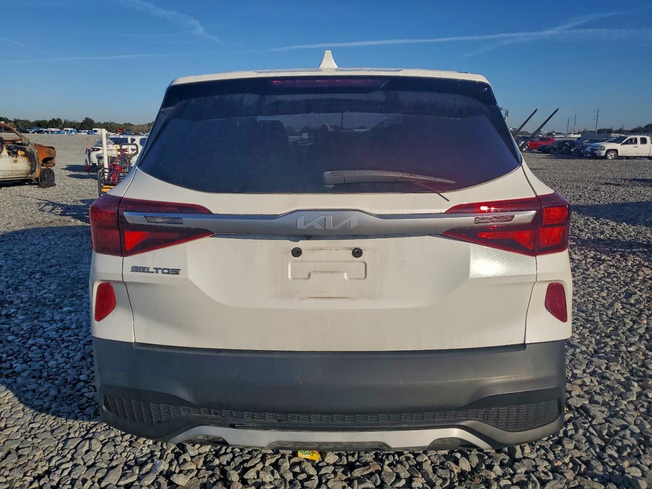 2023 KIA SELTOS LX photo 6