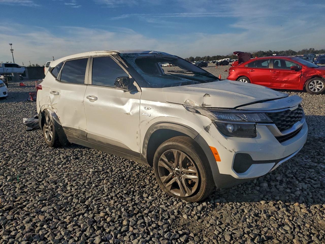 2023 KIA SELTOS LX photo 4