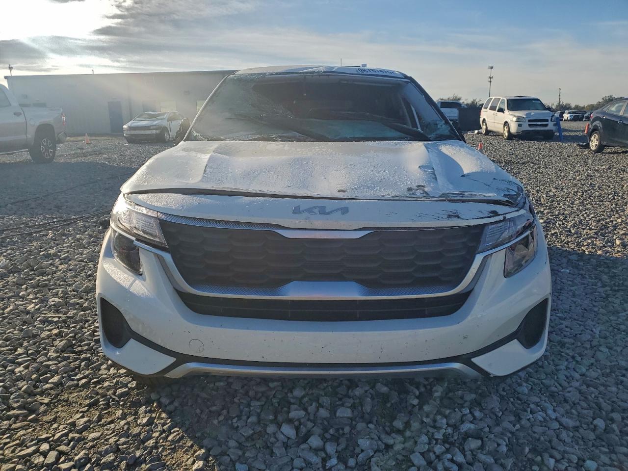 2023 KIA SELTOS LX photo 5