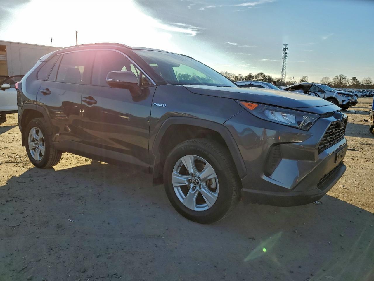 2021 TOYOTA RAV4 LE photo 4