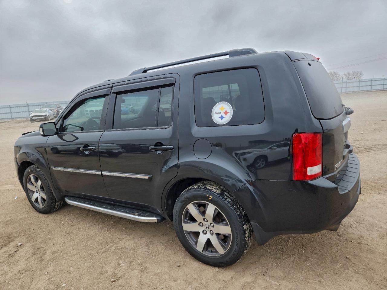 2013 HONDA PILOT TOURING photo 2
