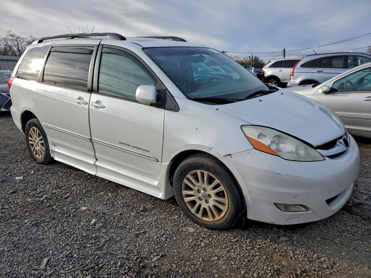 2007 TOYOTA SIENNA XLE photo 4