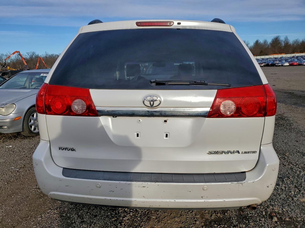 2007 TOYOTA SIENNA XLE photo 6
