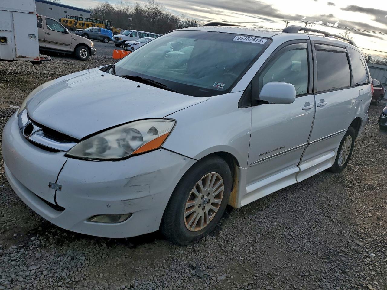 2007 TOYOTA SIENNA