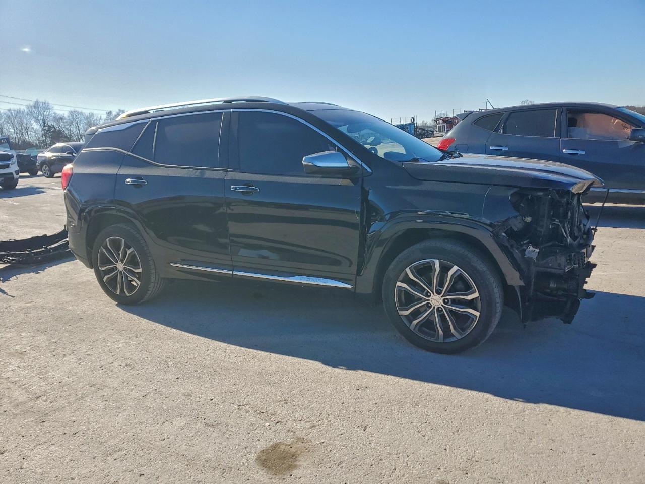 2018 GMC TERRAIN DENALI photo 4