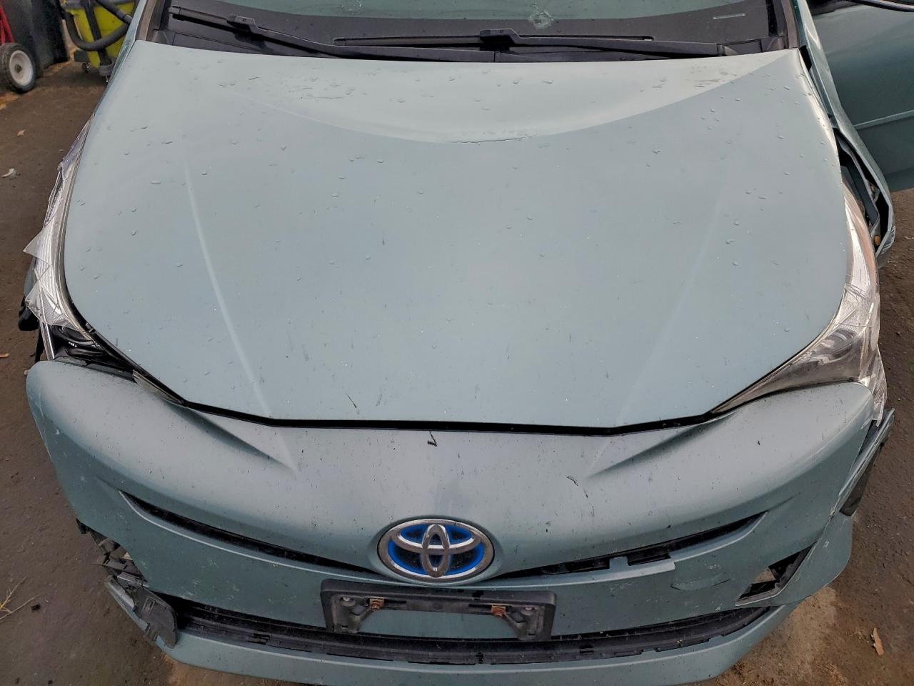2016 TOYOTA PRIUS photo 11