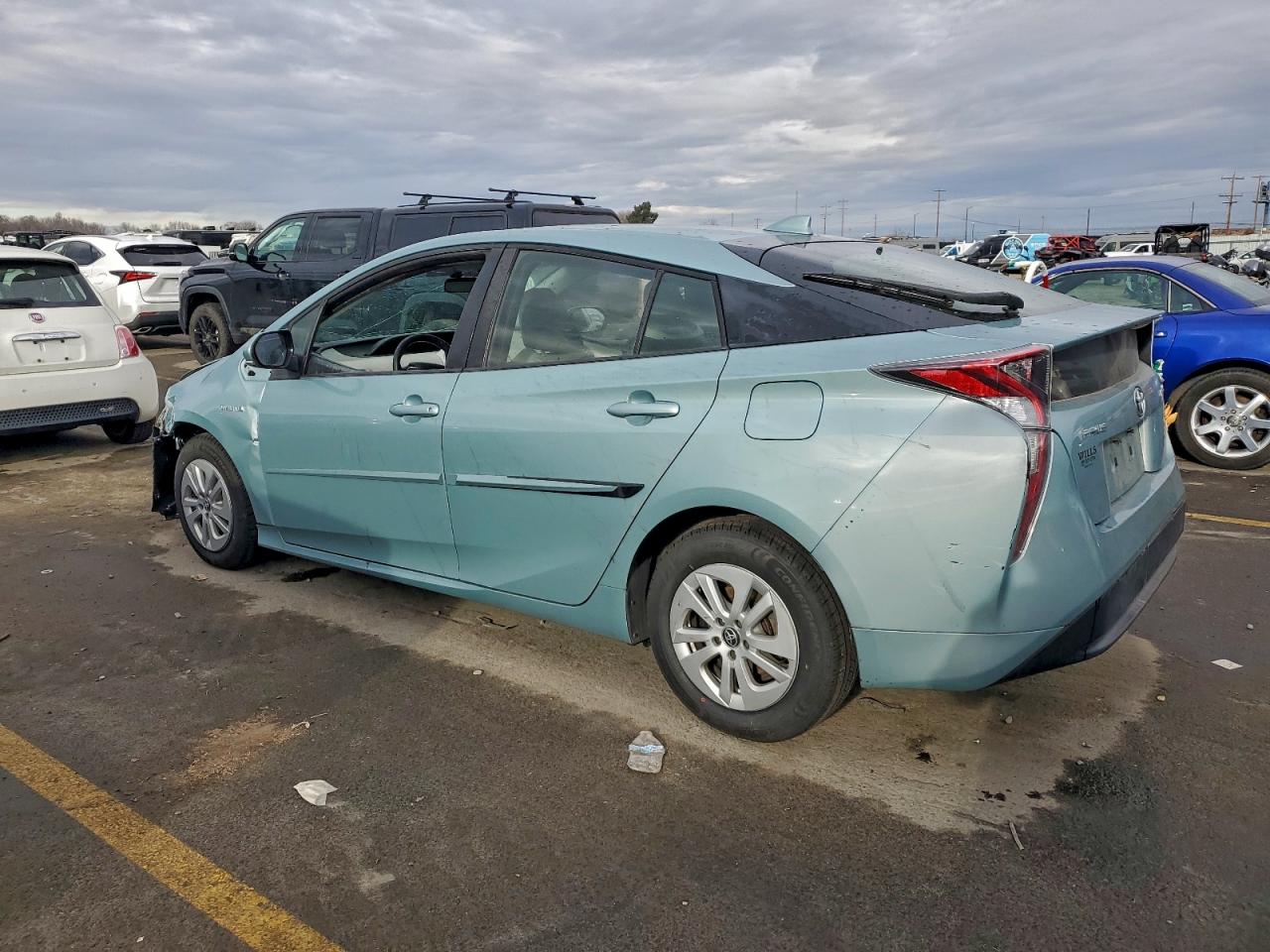 2016 TOYOTA PRIUS photo 2