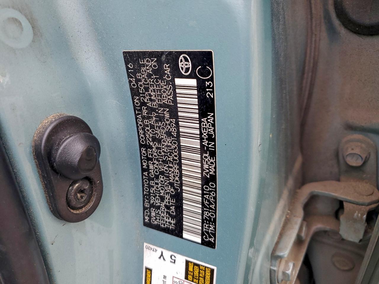 2016 TOYOTA PRIUS photo 12