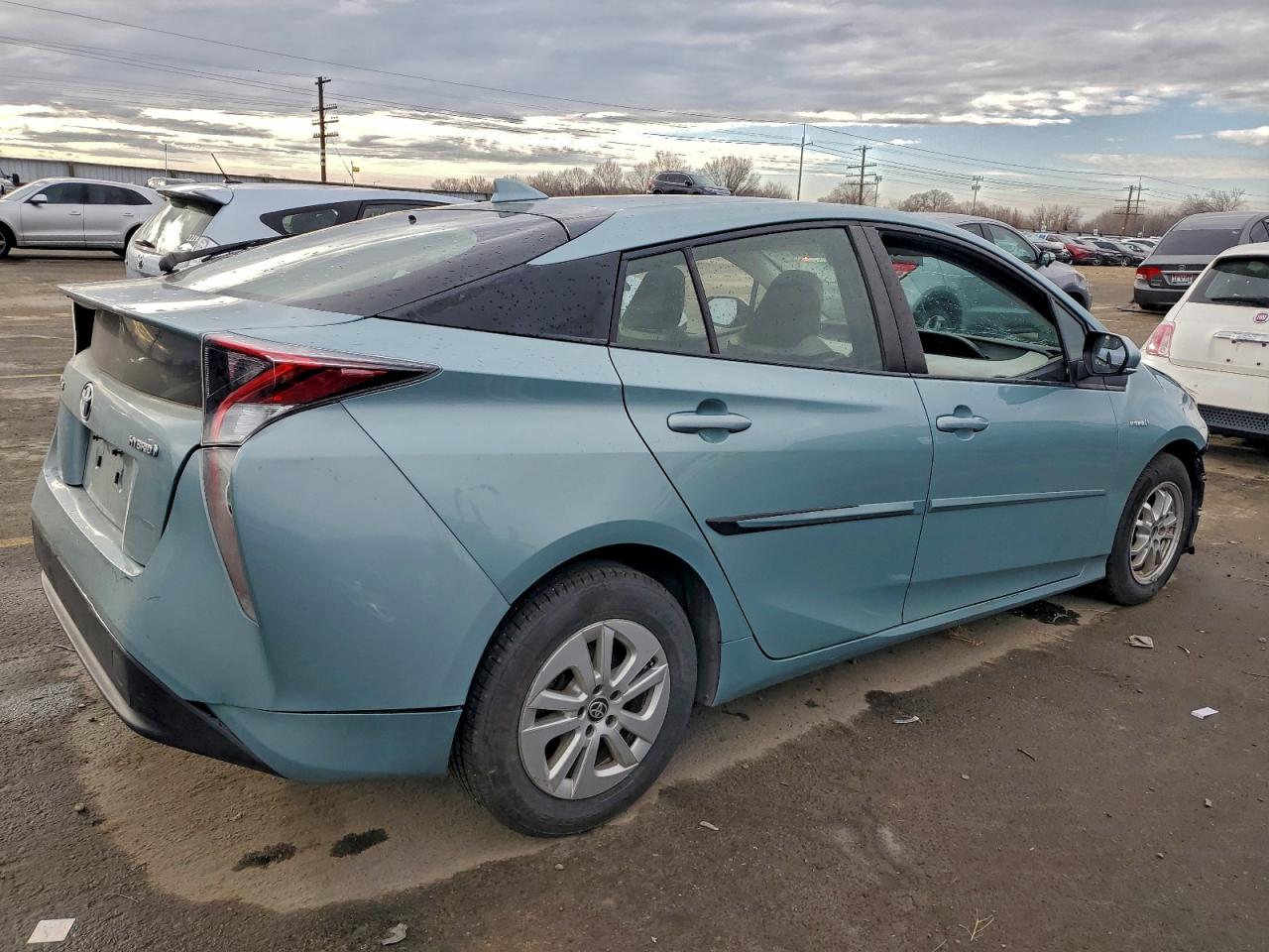 2016 TOYOTA PRIUS photo 3