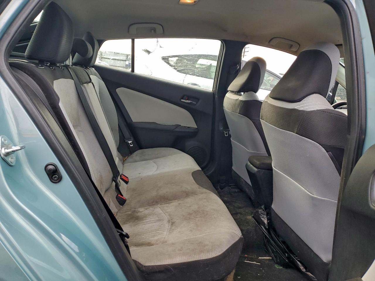 2016 TOYOTA PRIUS photo 10
