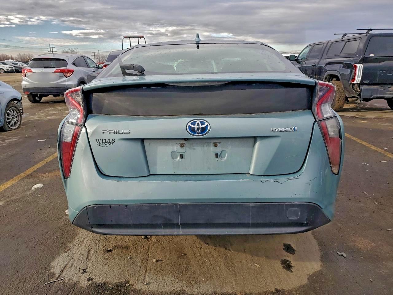 2016 TOYOTA PRIUS photo 6