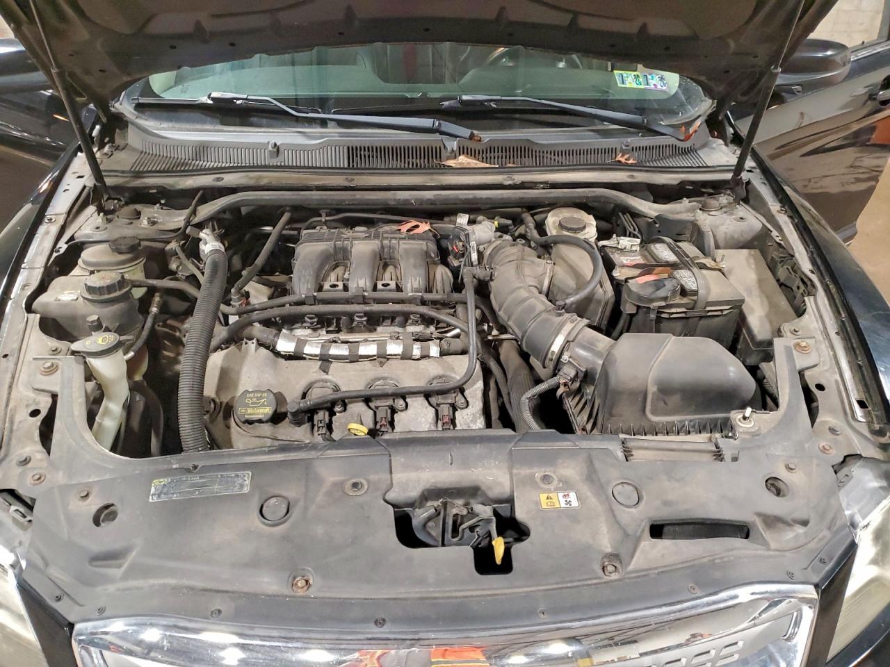 2011 FORD TAURUS SEL photo 11