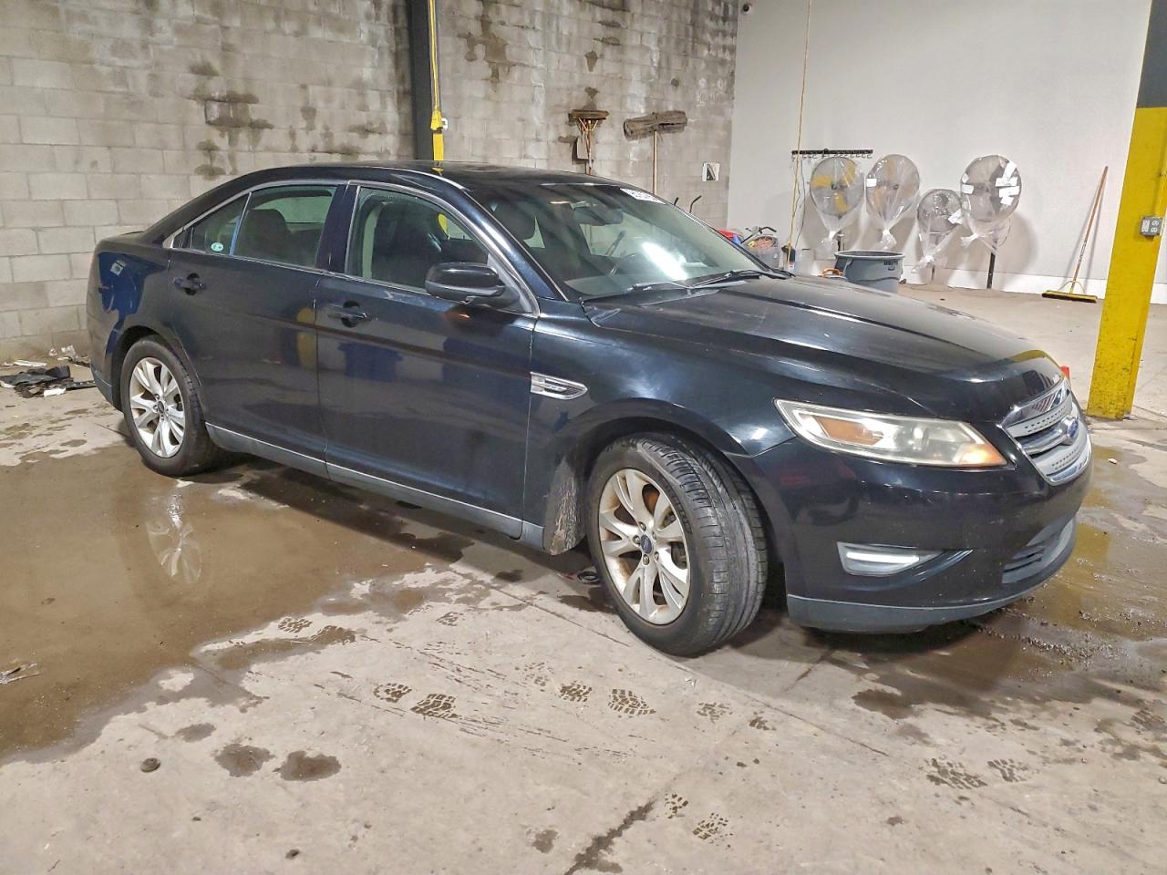 2011 FORD TAURUS SEL photo 4