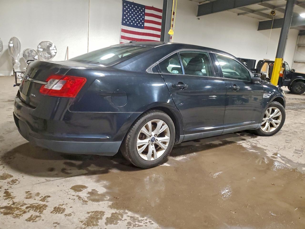 2011 FORD TAURUS SEL photo 3