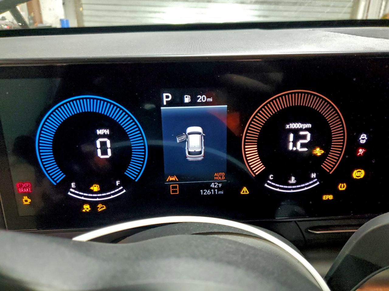 2025 HYUNDAI KONA SEL photo 9