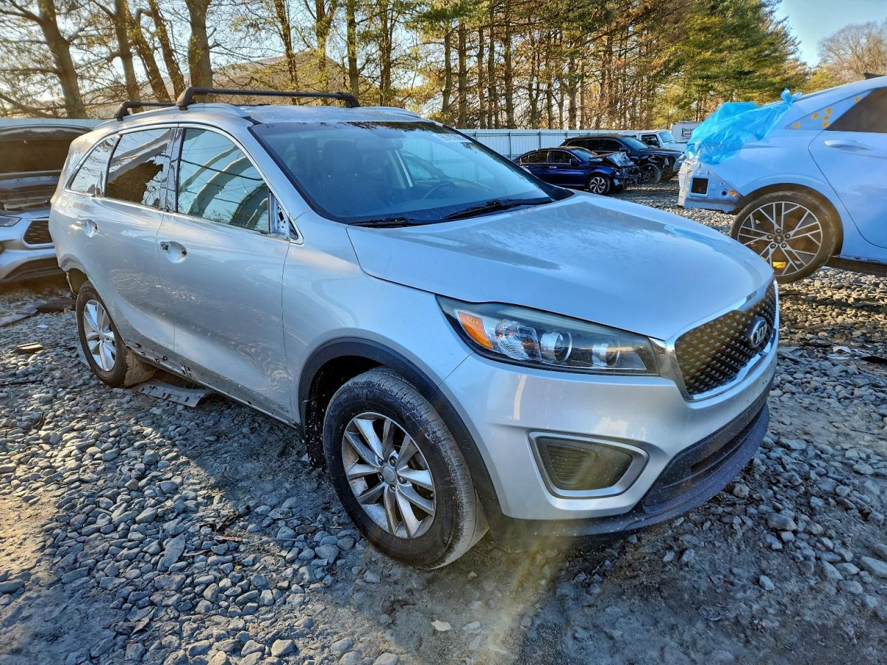 2016 KIA SORENTO LX photo 4