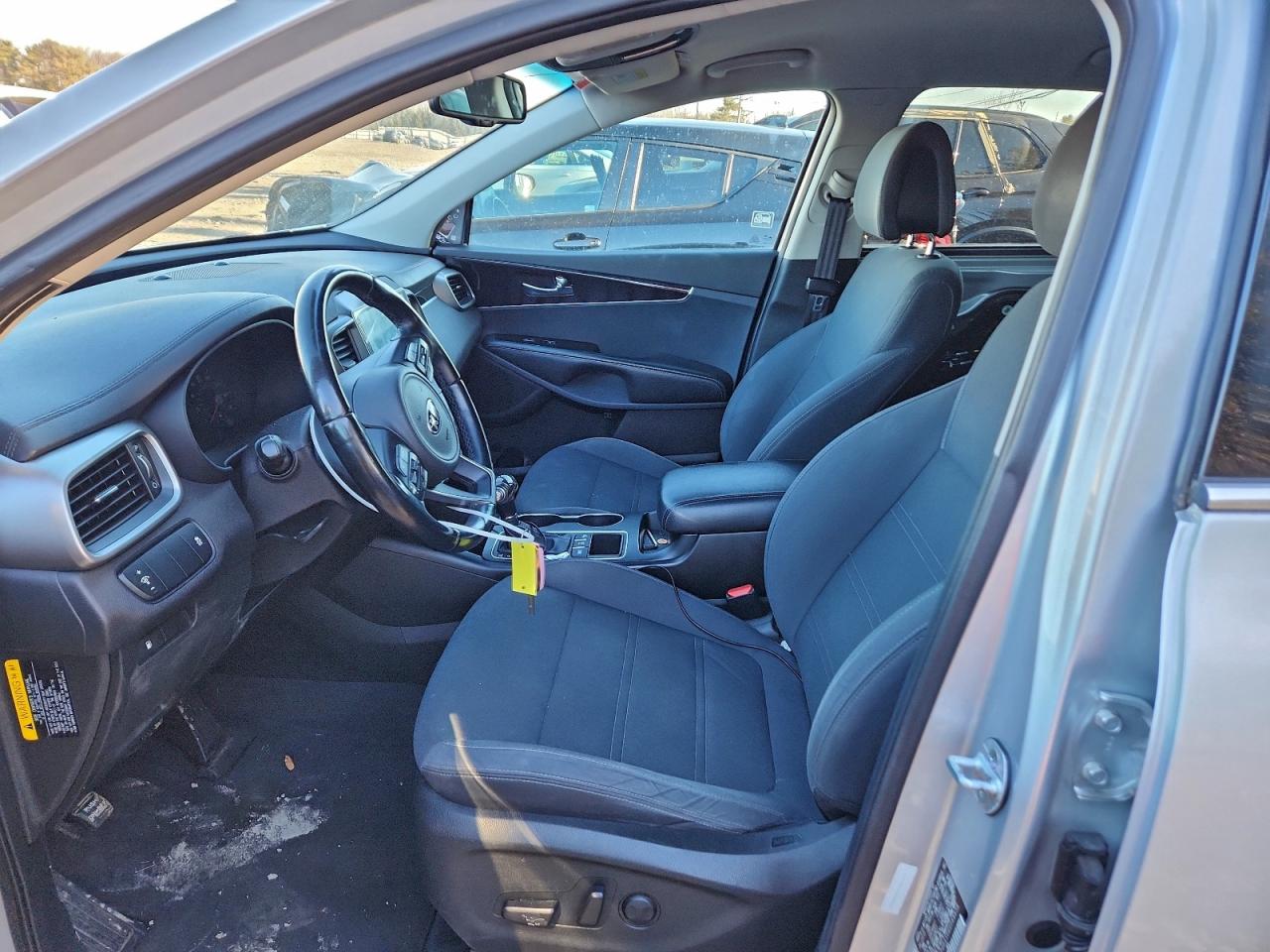 2016 KIA SORENTO LX photo 7