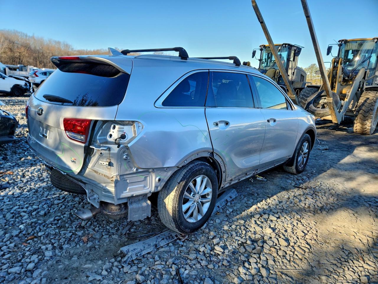 2016 KIA SORENTO LX photo 3