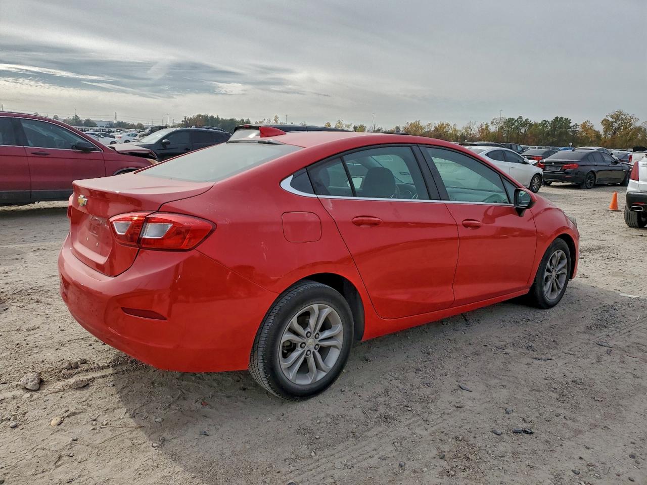 2019 CHEVROLET CRUZE LT photo 3
