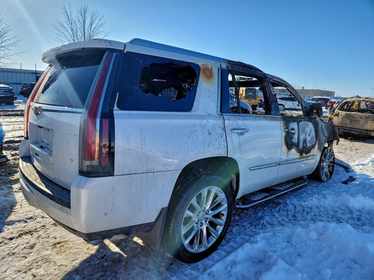 2019 CADILLAC ESCALADE LUXURY photo 3