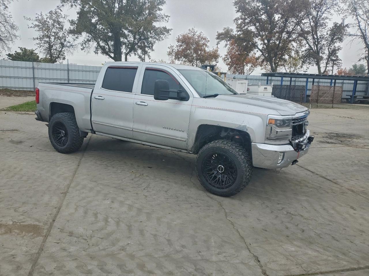 2016 CHEVROLET SILVERADO C1500 LTZ photo 4