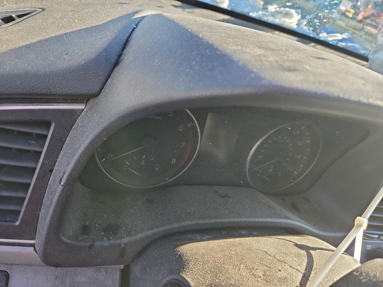 2017 HYUNDAI ELANTRA SE photo 9