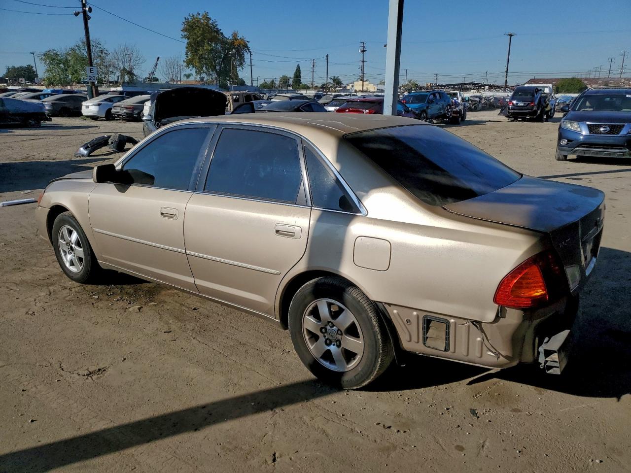 2002 TOYOTA AVALON XL photo 2