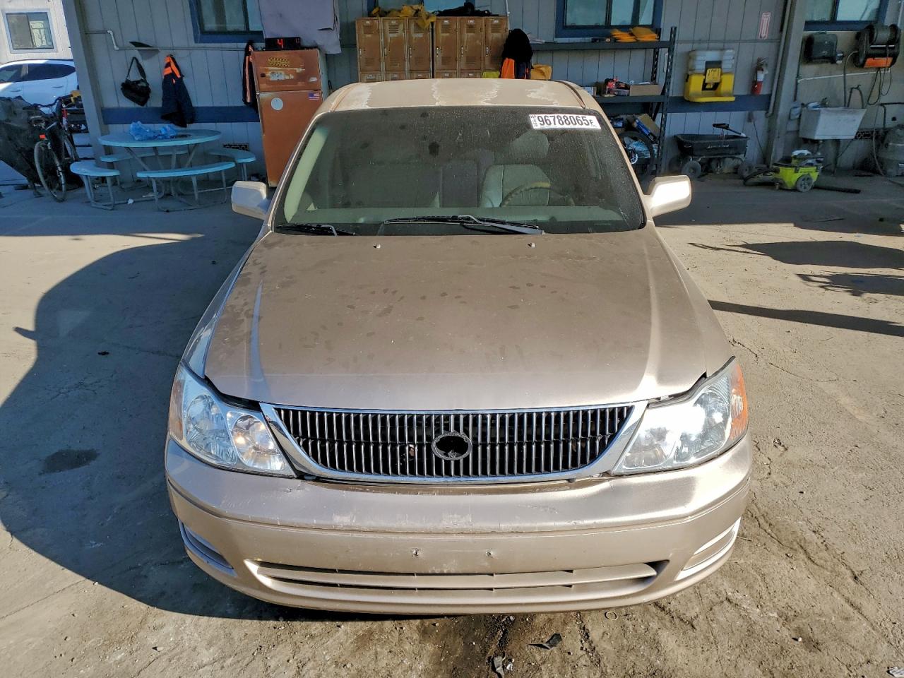 2002 TOYOTA AVALON XL photo 5