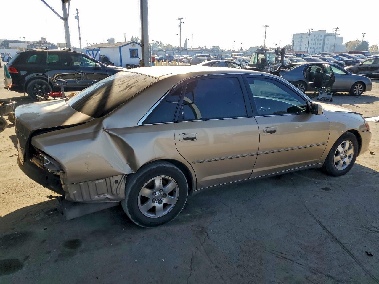 2002 TOYOTA AVALON XL photo 3