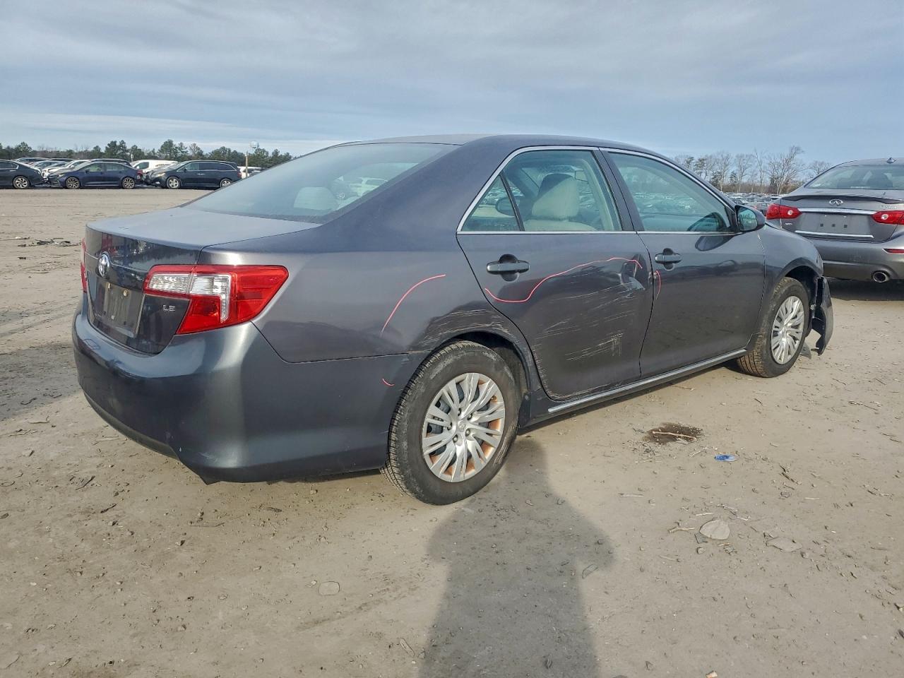 2013 TOYOTA CAMRY L photo 3