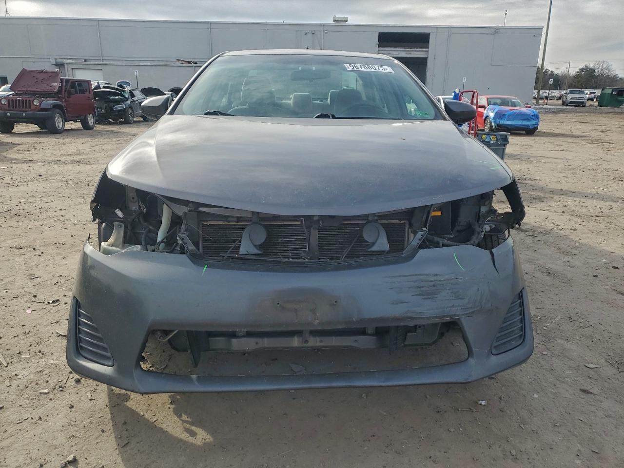 2013 TOYOTA CAMRY L photo 5