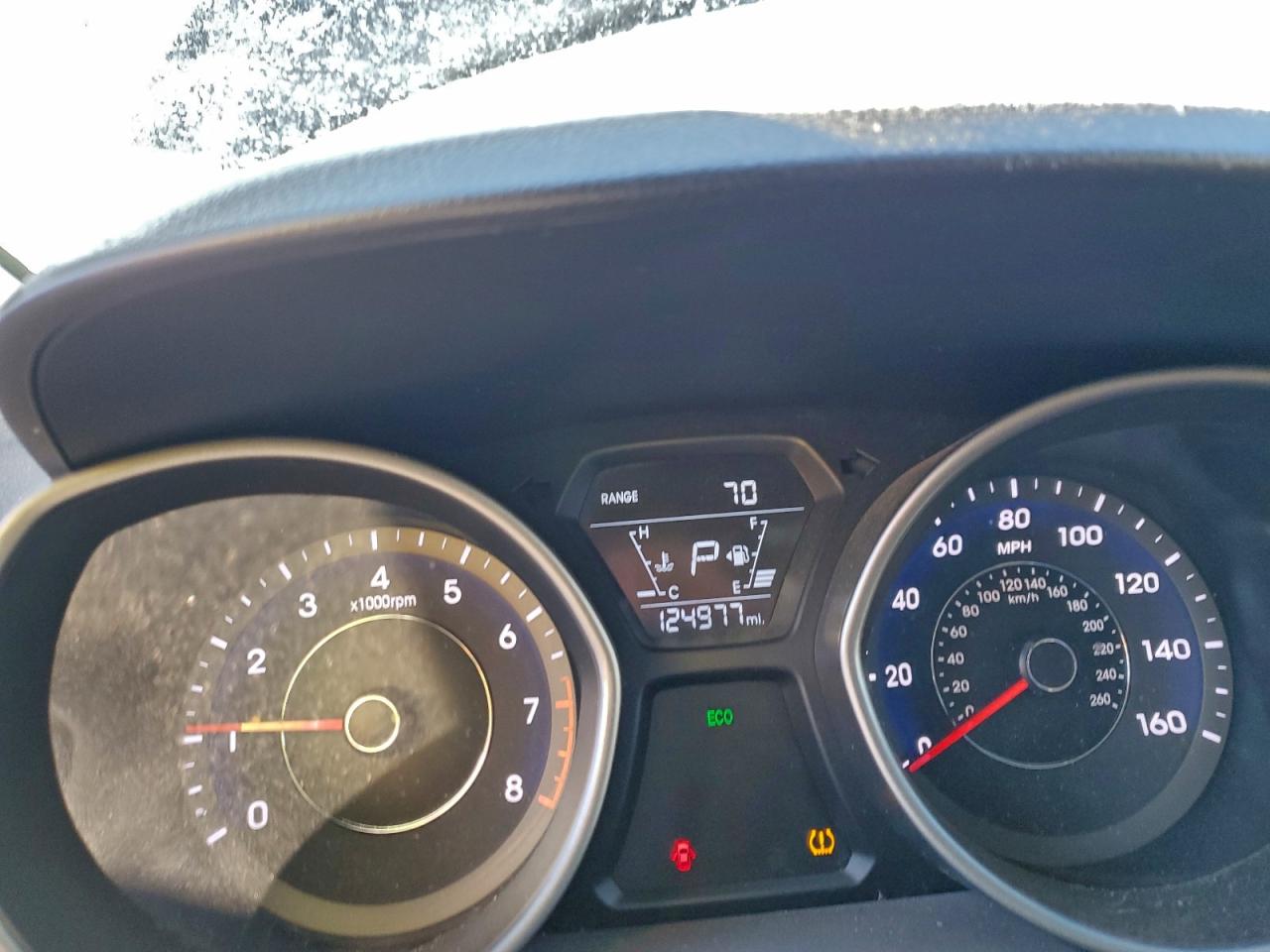 2016 HYUNDAI ELANTRA SE photo 9